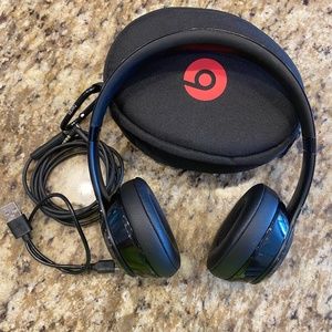 Beats solo3 wireless headphones